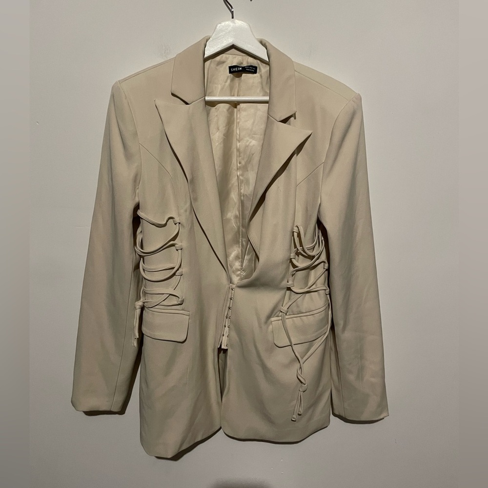 Light tan Lace Up Side Blazer size‎ medium